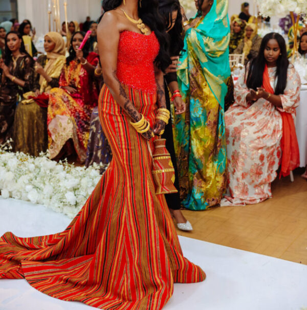 Red Hidiyo Dhaqan corset dress SET
