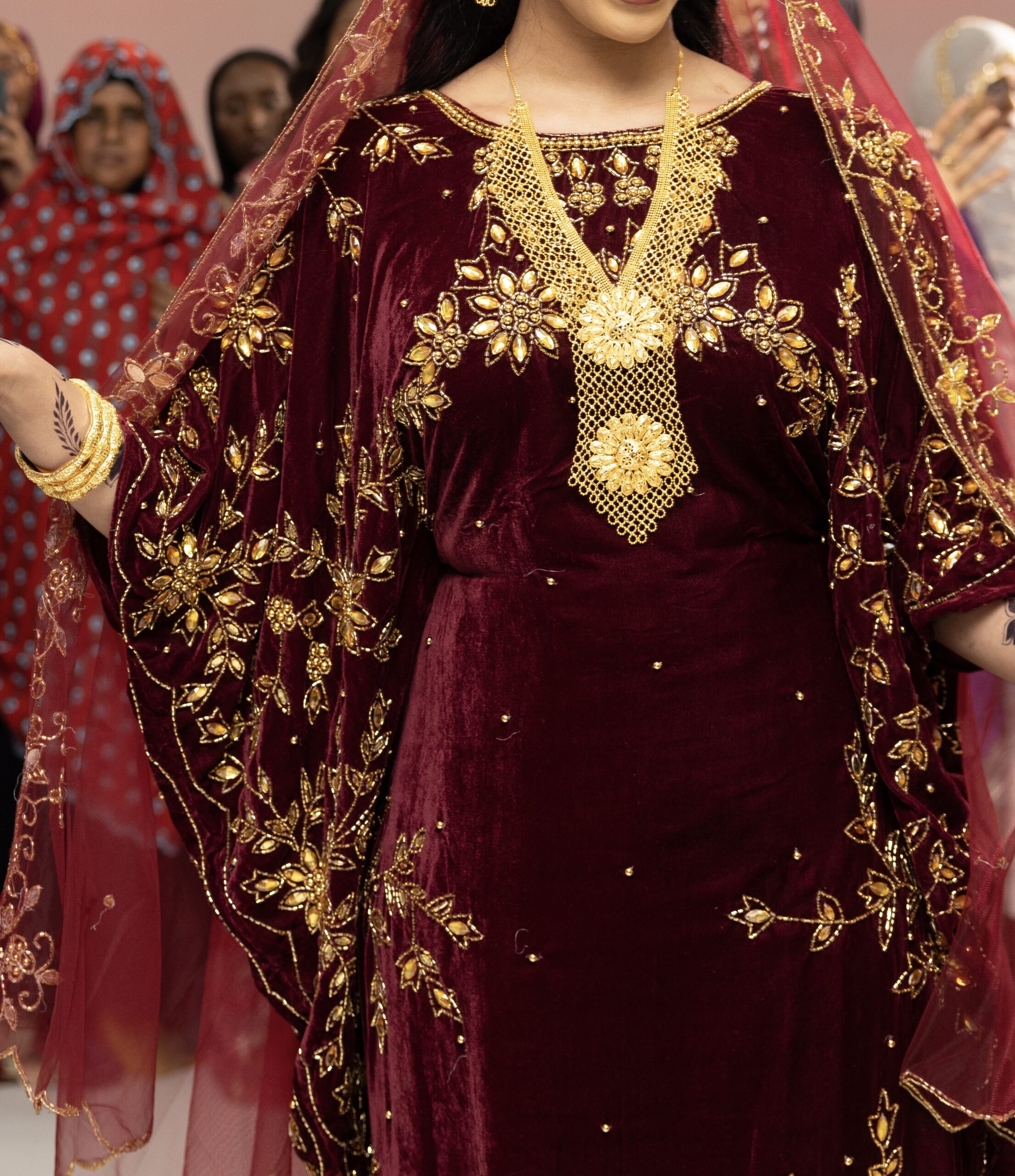 Velvet Maroon & Gold Bridal Dirac Set - Image 5