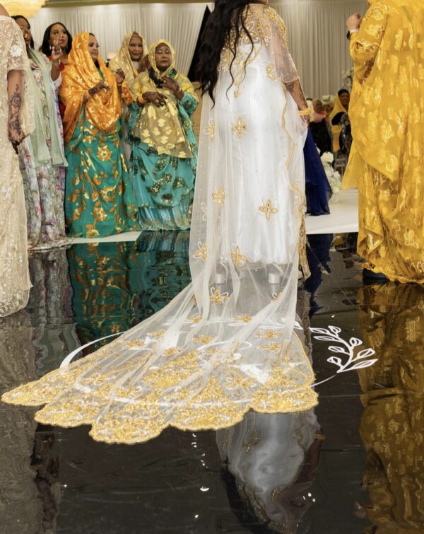 White and gold lace bridal Dirac - Image 6