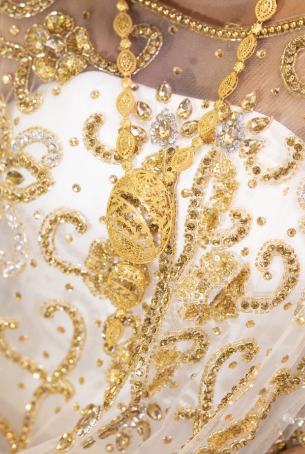 White and gold lace bridal Dirac - Image 8